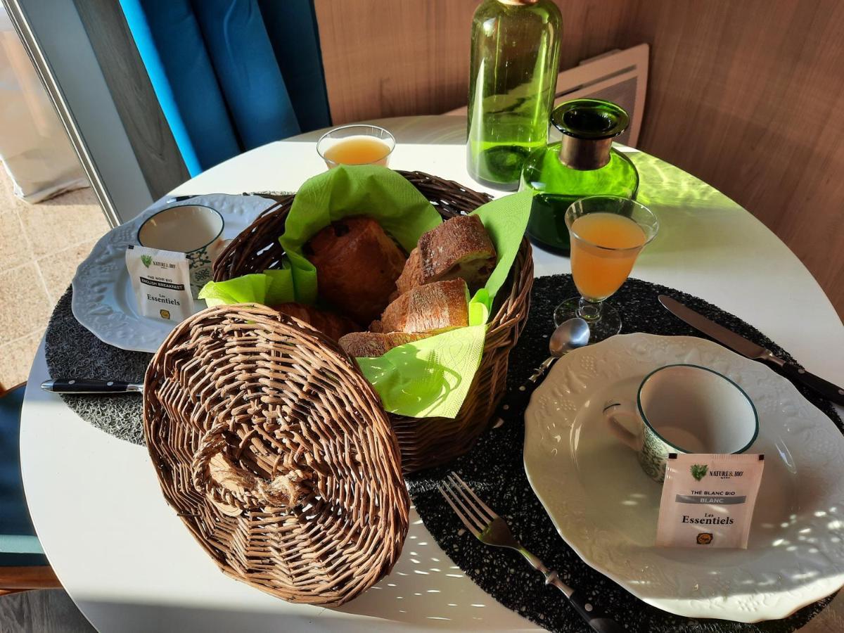 Le lodge des chênes Brousses-et-Villaret Extérieur photo