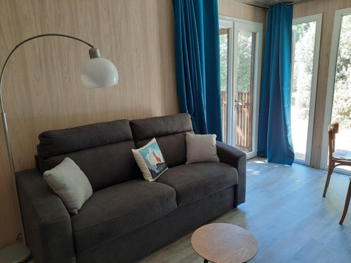 Le lodge des chênes Brousses-et-Villaret Extérieur photo